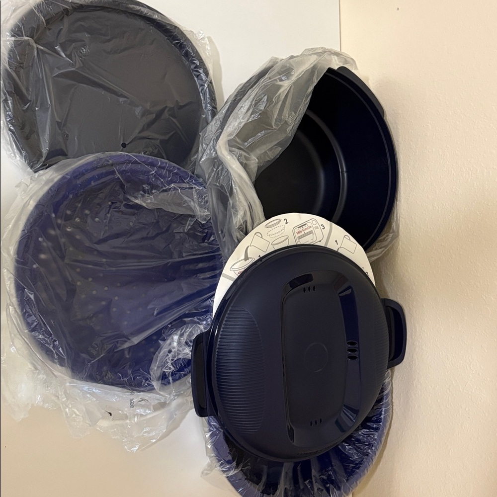 New Tupperware Navy and White Steamer Set - Picture 5 of 16